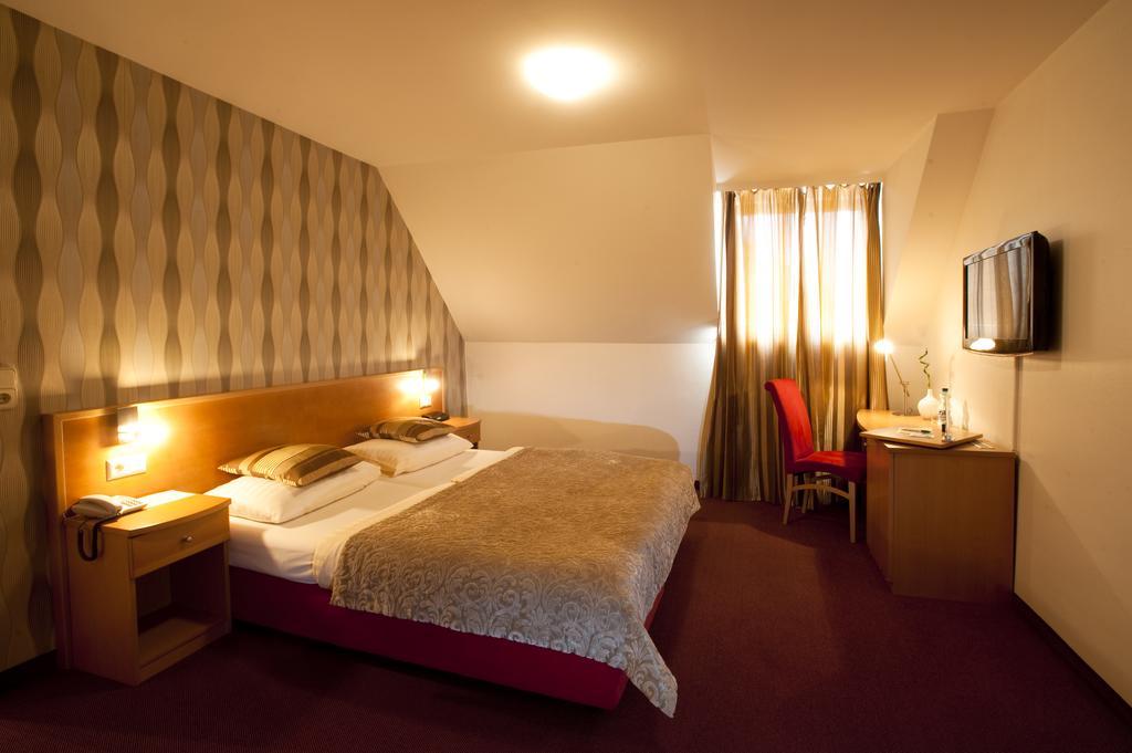 Hotel Geyer Klagenfurt am Woerthersee Exterior photo
